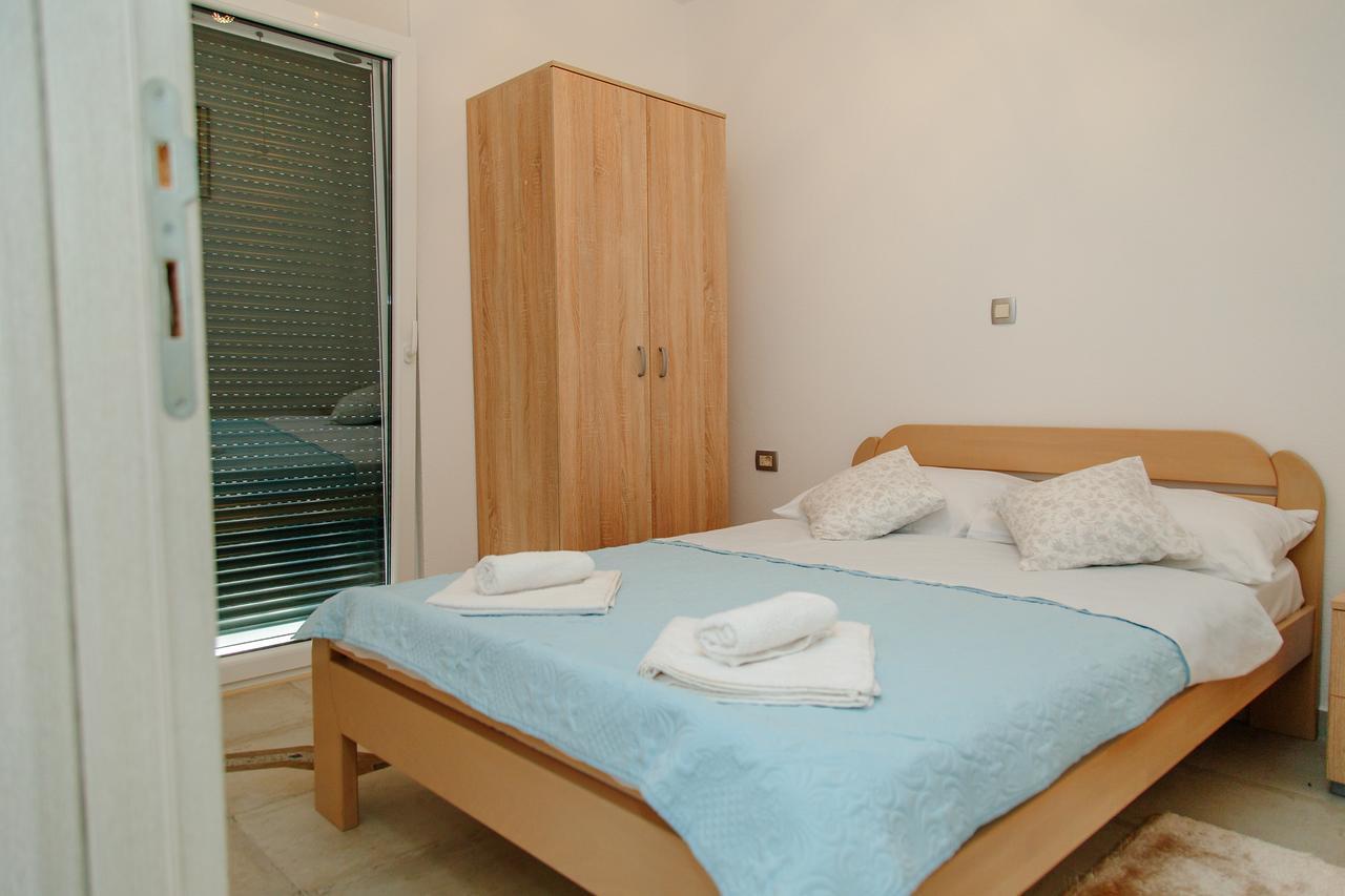 Apartmani Mozaici Risan Exterior foto
