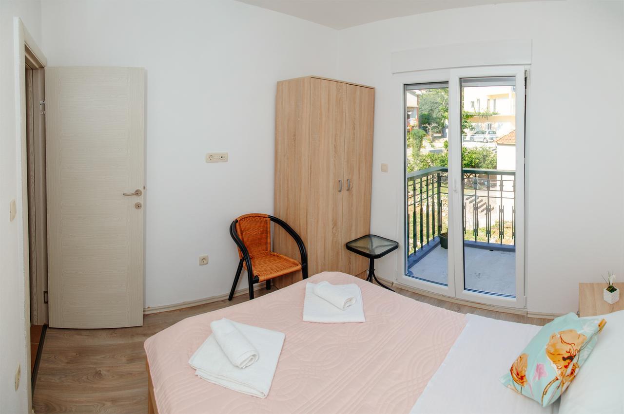Apartmani Mozaici Risan Exterior foto